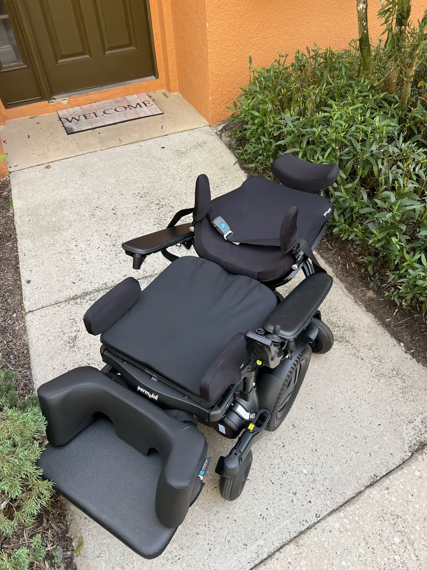 Top view of Permobil M3 Corpus with tilted seat and leg rests