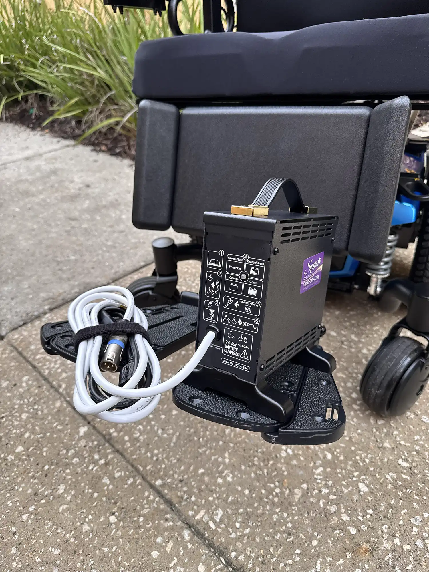 Wheelchair Quantum J4 Battery Charger