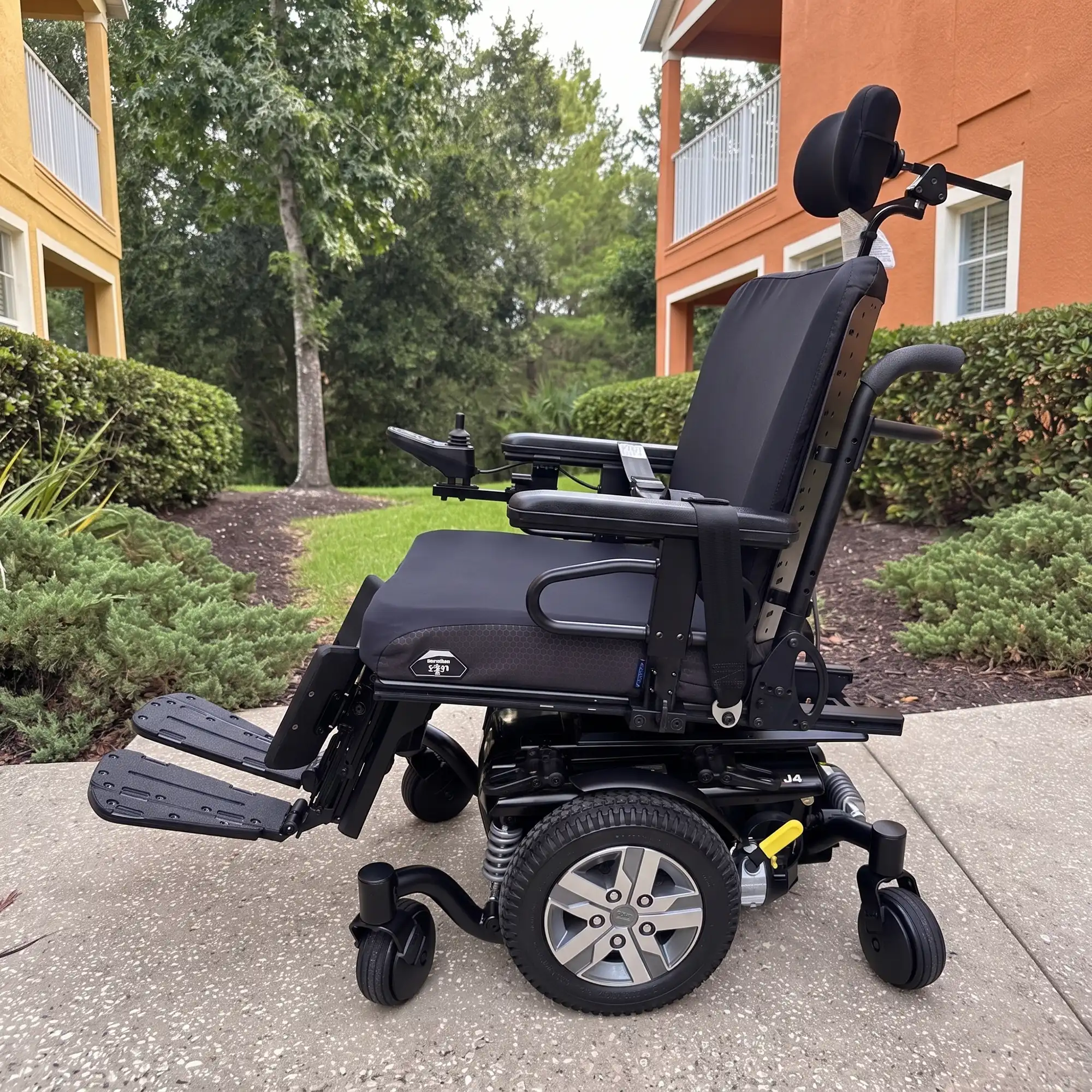 Wheelchair Quantum J4
