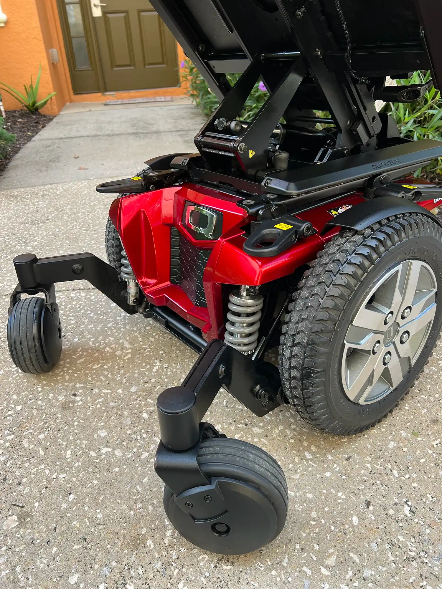 Quantum Q6 Edge 2.0 Tires